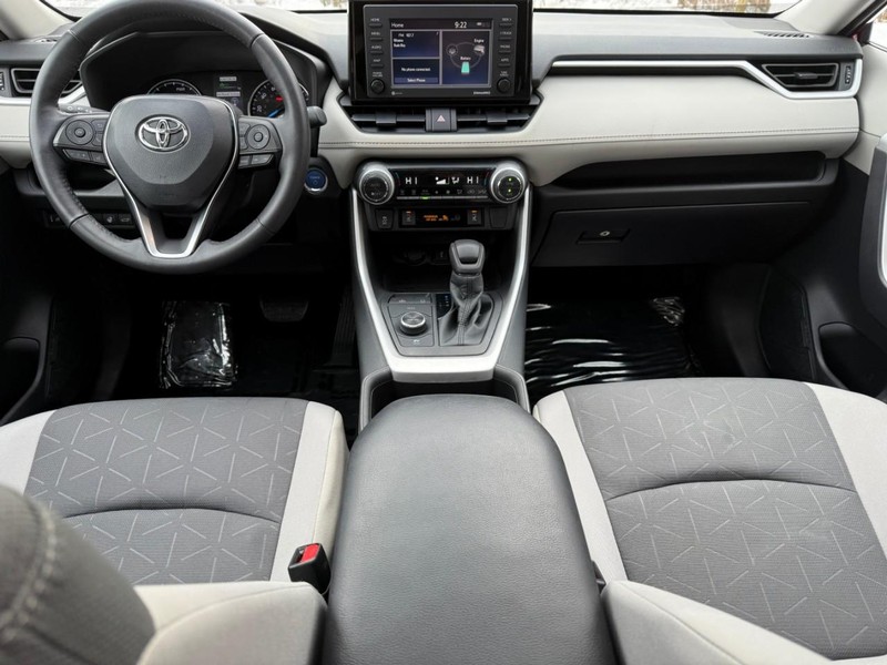 Toyota RAV4 Hybrid Vehicle Image 16