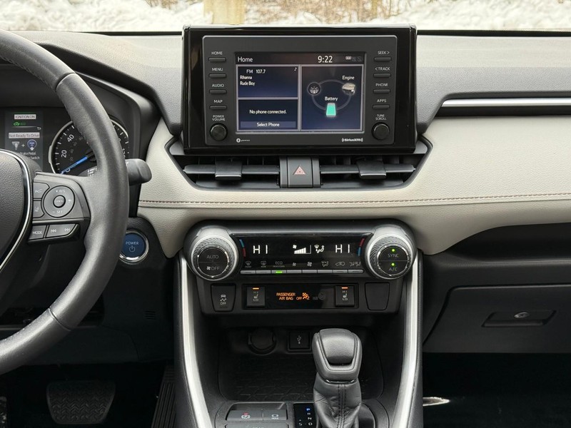 Toyota RAV4 Hybrid Vehicle Image 18