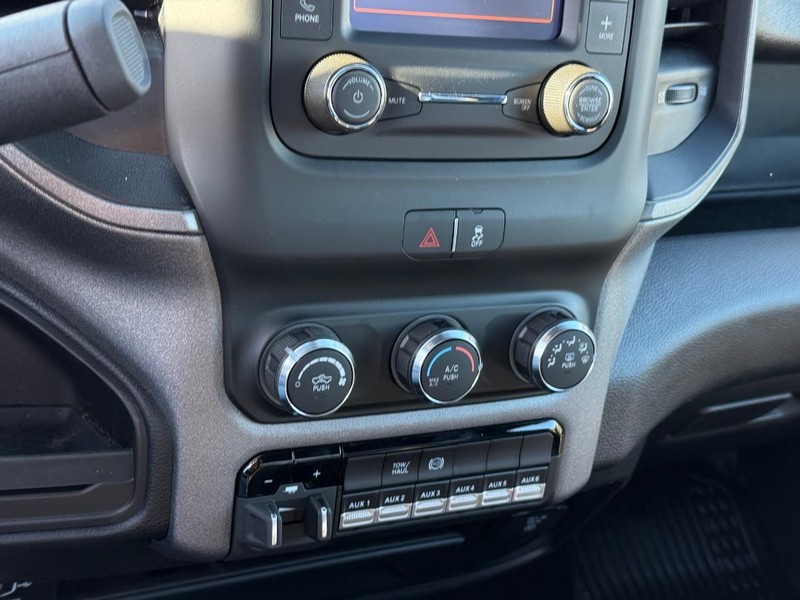 Ram 3500 Chassis Cab Vehicle Image 12