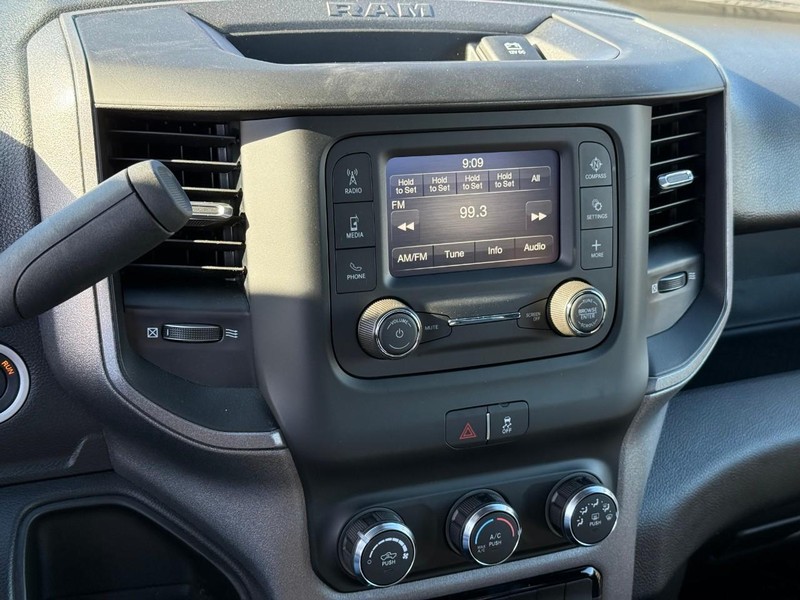 Ram 3500 Chassis Cab Vehicle Image 13