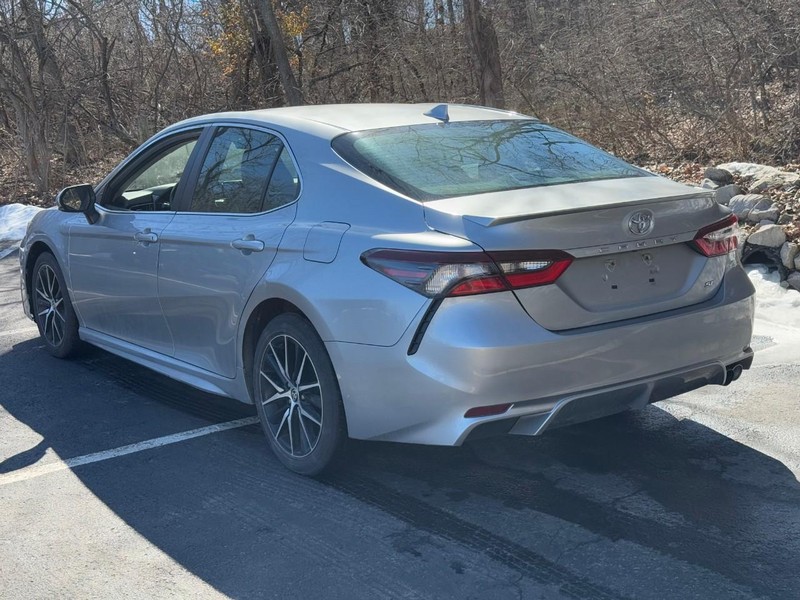 Toyota Camry Vehicle Image 04