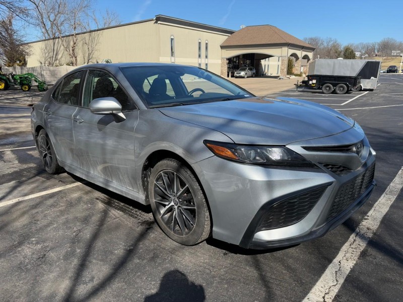 Toyota Camry Vehicle Image 11