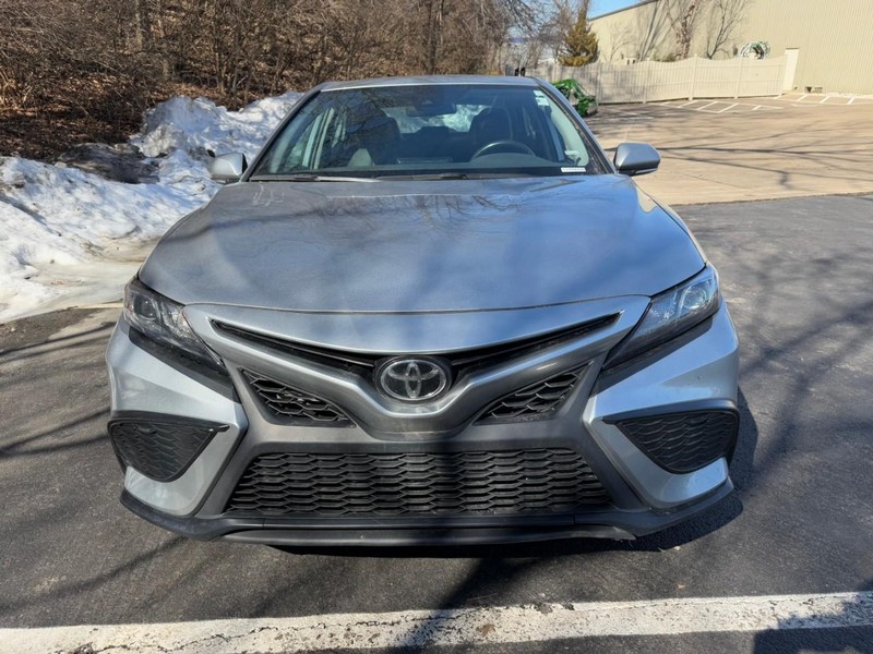 Toyota Camry Vehicle Image 12