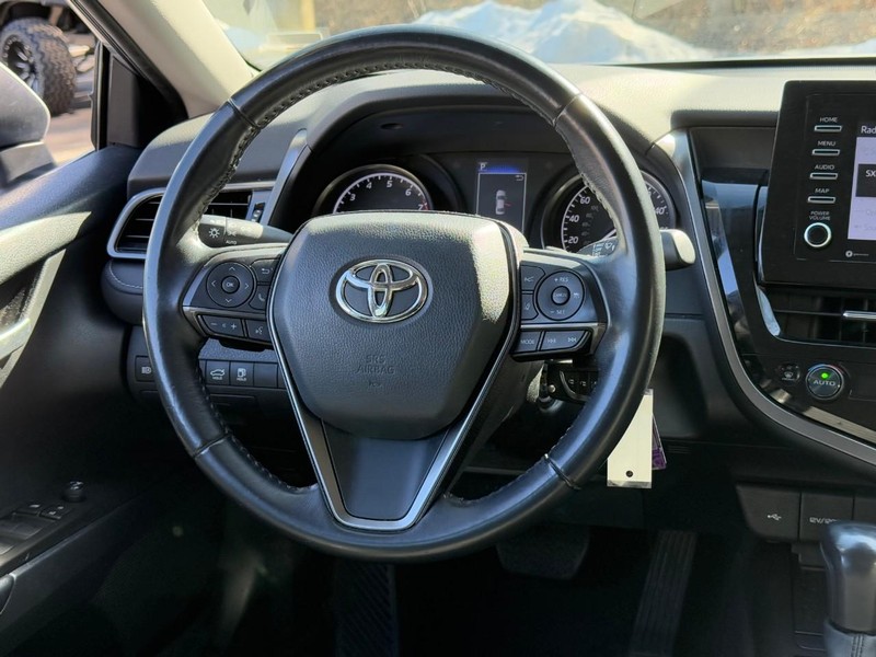 Toyota Camry Vehicle Image 15