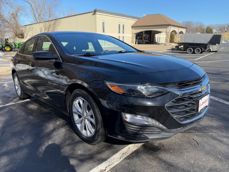 Chevrolet Malibu Vehicle Image 12