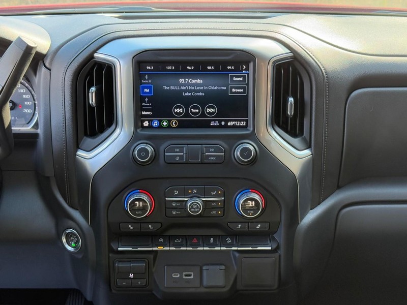 Chevrolet Silverado 1500 Vehicle Image 18