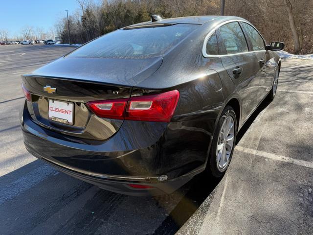 Chevrolet Malibu Vehicle Image 09