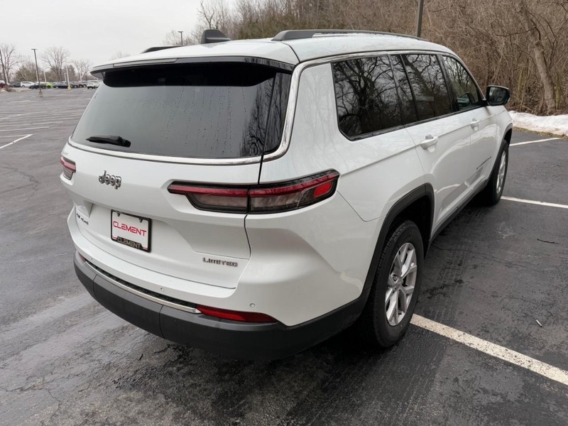 Jeep Grand Cherokee L Vehicle Image 12