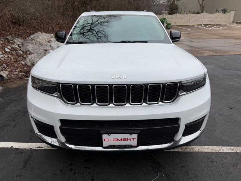 Jeep Grand Cherokee L Vehicle Image 14