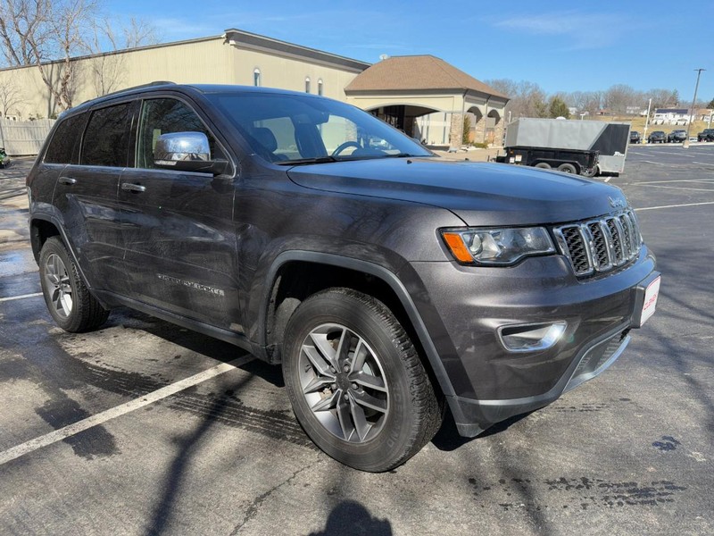 Jeep Grand Cherokee Vehicle Image 11