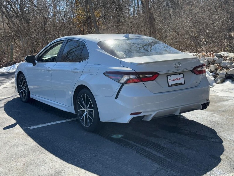 Toyota Camry Vehicle Image 04