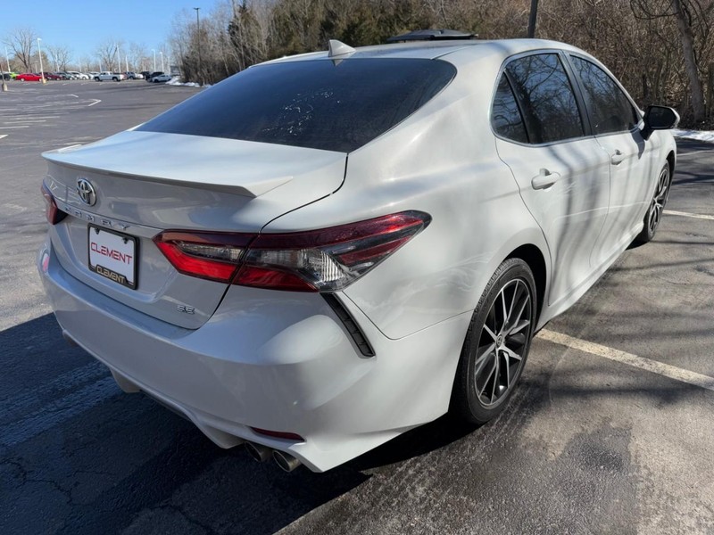 Toyota Camry Vehicle Image 09