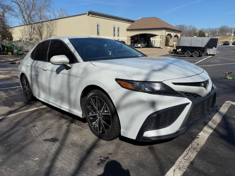 Toyota Camry Vehicle Image 11