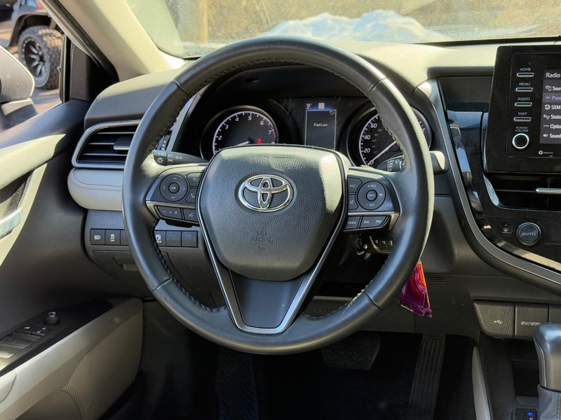 Toyota Camry Vehicle Image 15