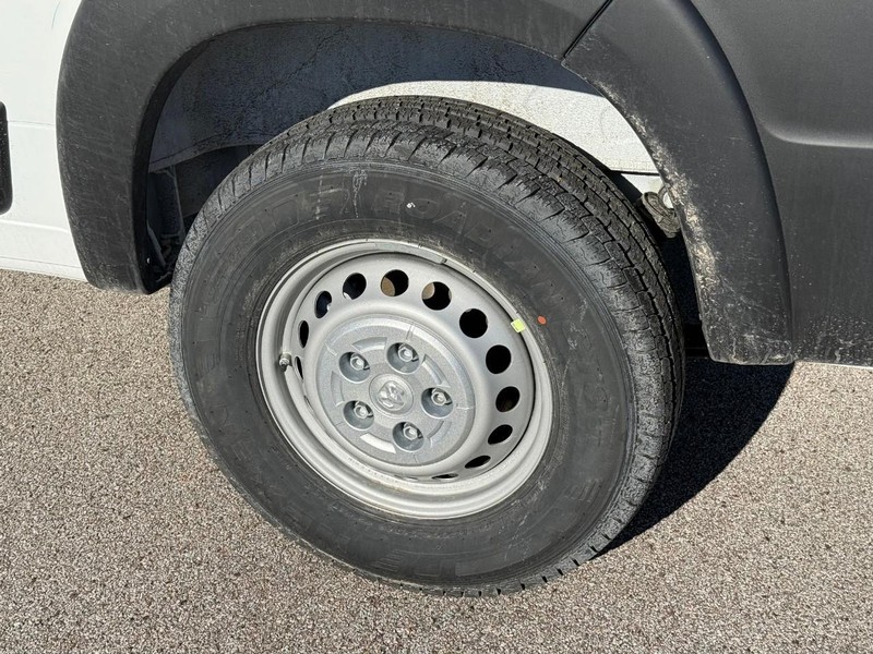 Ram ProMaster Cargo Van Vehicle Image 05