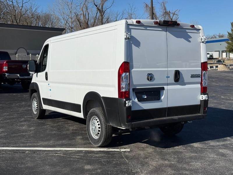 Ram ProMaster Cargo Van Vehicle Image 04
