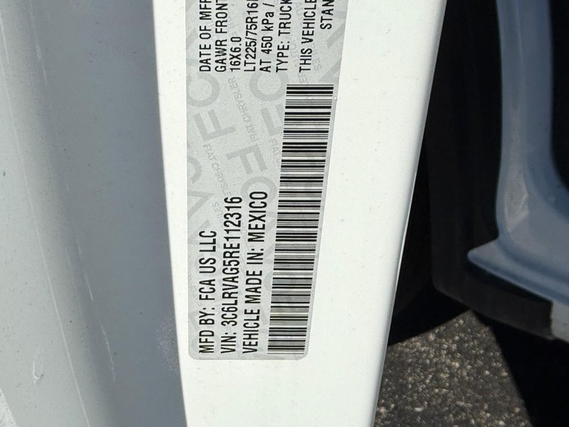 Ram ProMaster Cargo Van Vehicle Image 18