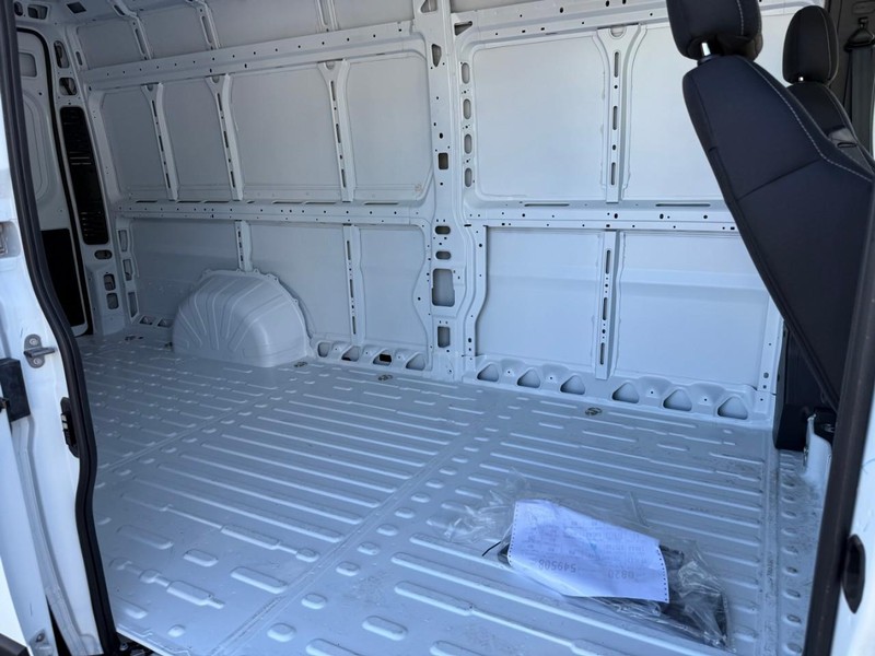 Ram ProMaster Cargo Van Vehicle Image 09