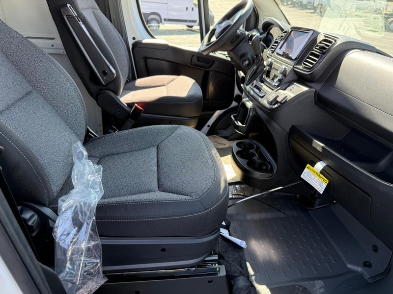 Ram ProMaster Cargo Van Vehicle Image 11