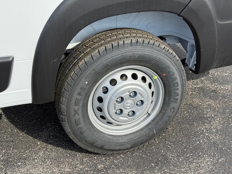 Ram ProMaster Cargo Van Vehicle Image 05