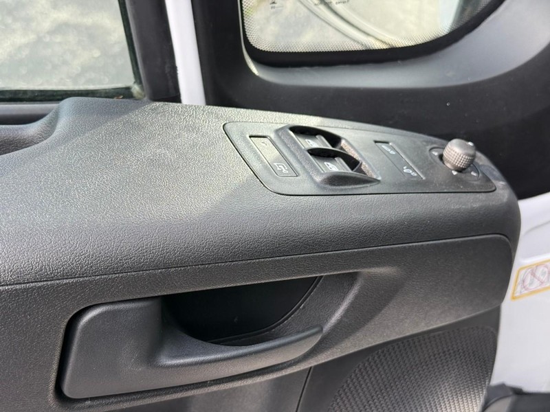 Ram ProMaster Cargo Van Vehicle Image 07