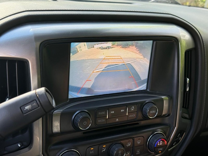 Chevrolet Silverado 1500 Vehicle Full-screen Gallery Image 23