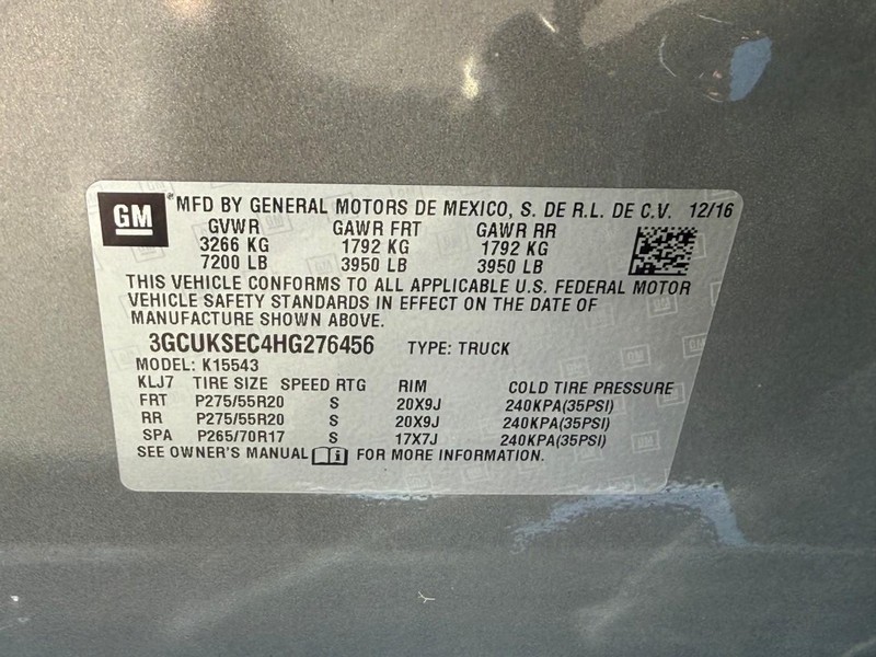 Chevrolet Silverado 1500 Vehicle Full-screen Gallery Image 24