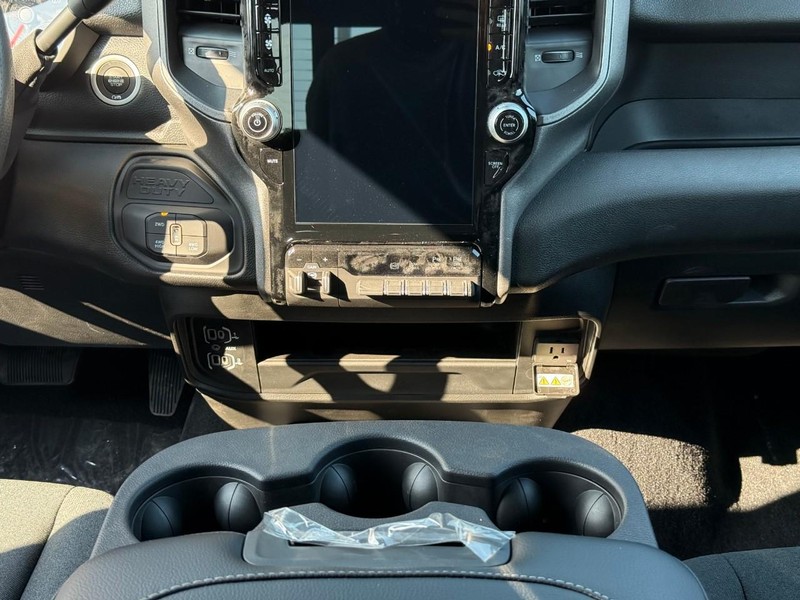 Ram 2500 Vehicle Image 12