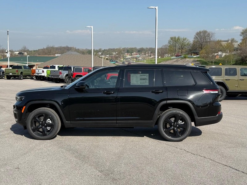 Jeep Grand Cherokee L Vehicle Image 03