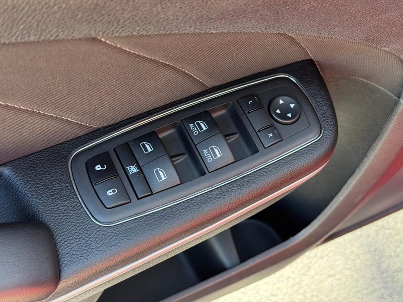 Dodge Charger Vehicle Image 19