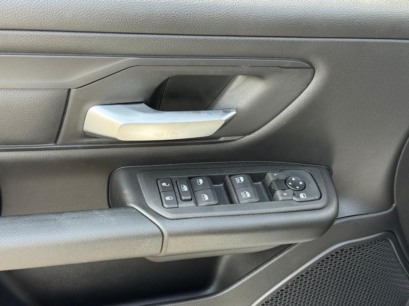 Ram 1500 Vehicle Image 13