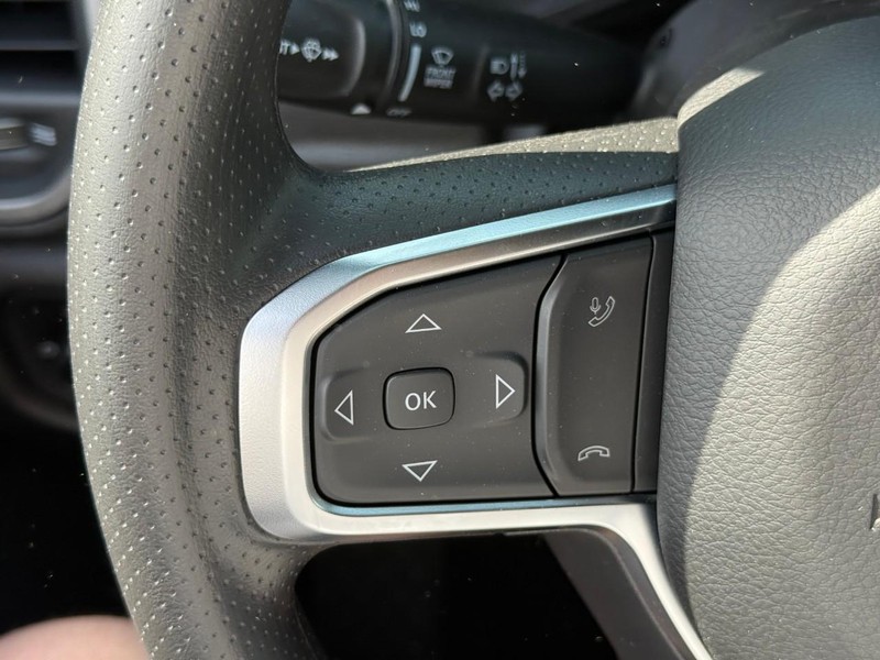 Ram 1500 Vehicle Image 15