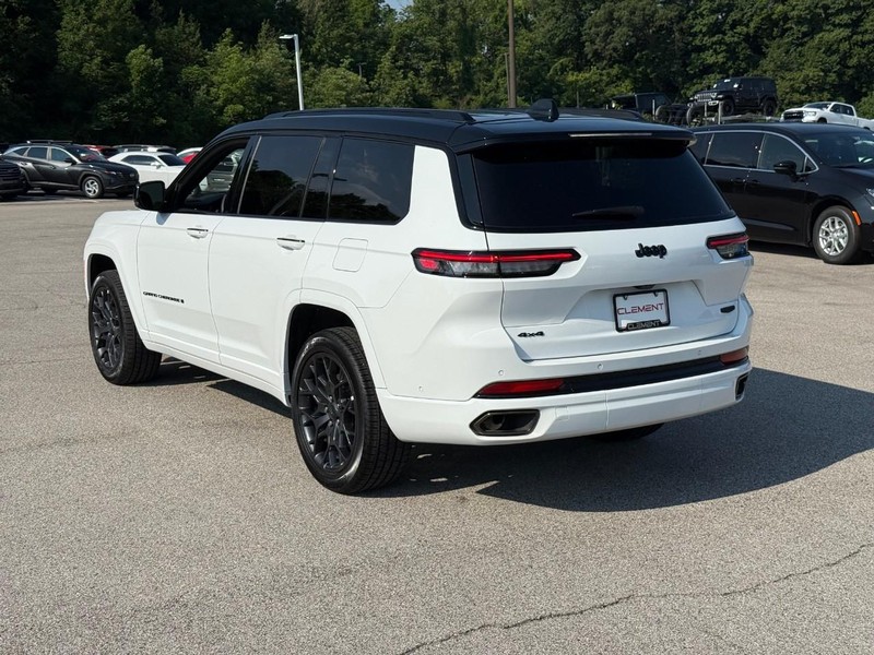 Jeep Grand Cherokee L Vehicle Image 04