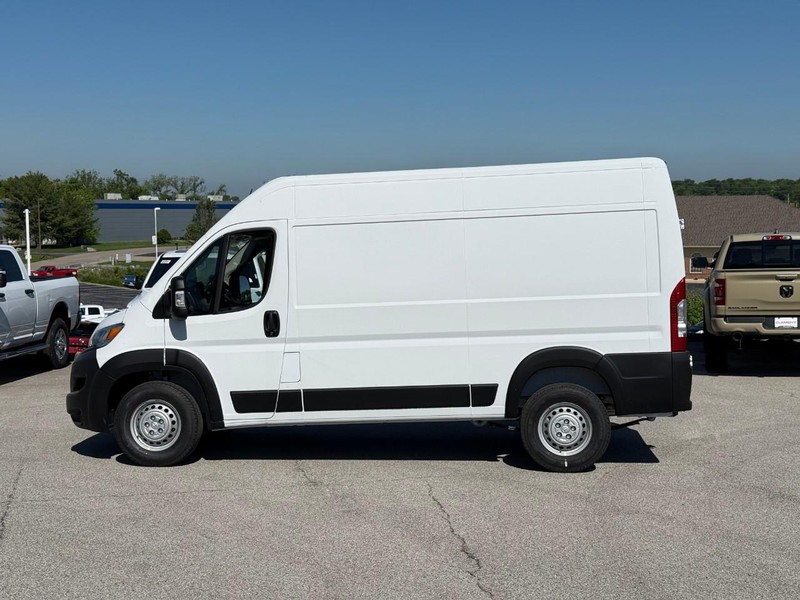 Ram ProMaster Cargo Van Vehicle Image 03