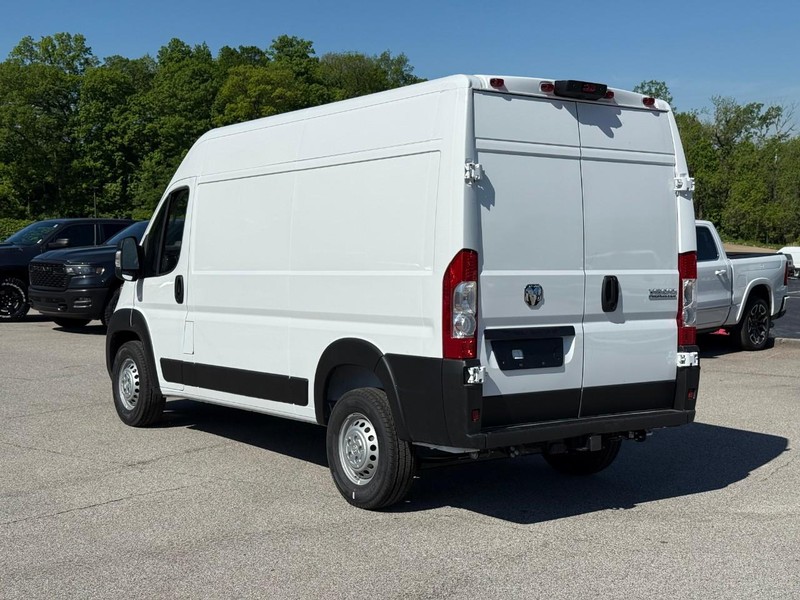 Ram ProMaster Cargo Van Vehicle Image 04