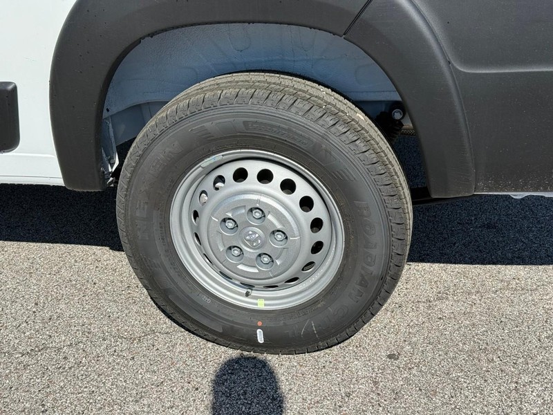 Ram ProMaster Cargo Van Vehicle Image 05