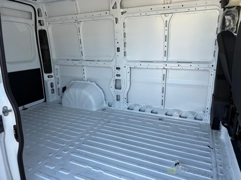 Ram ProMaster Cargo Van Vehicle Image 09