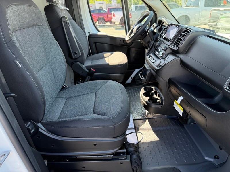 Ram ProMaster Cargo Van Vehicle Image 11