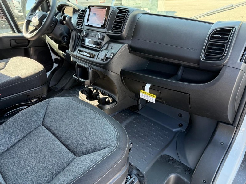 Ram ProMaster Cargo Van Vehicle Image 12