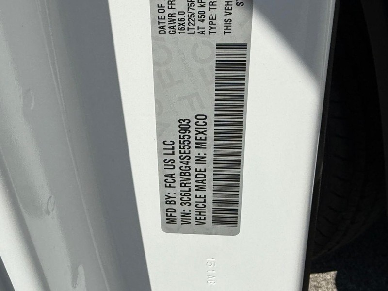 Ram ProMaster Cargo Van Vehicle Image 19