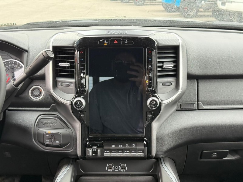 Ram 2500 Vehicle Image 11