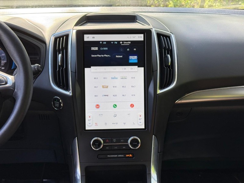 Ford Edge Vehicle Image 17