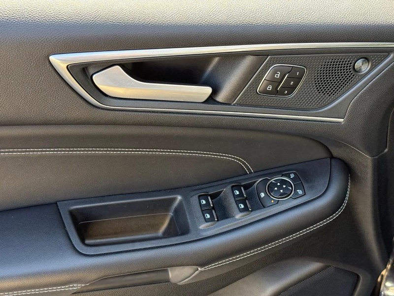 Ford Edge Vehicle Image 20
