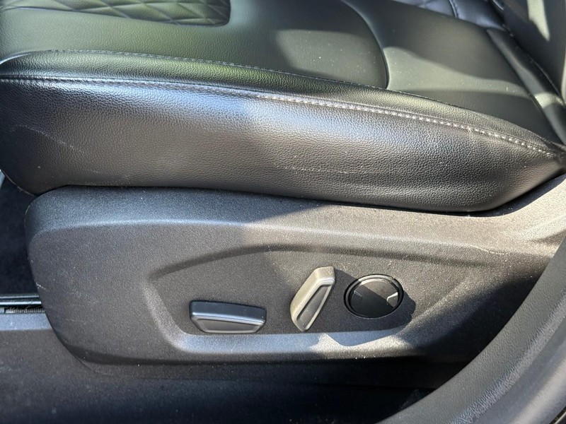 Ford Edge Vehicle Image 23