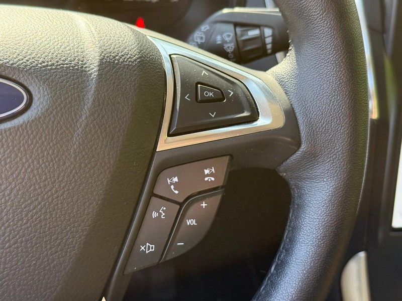 Ford Edge Vehicle Image 25