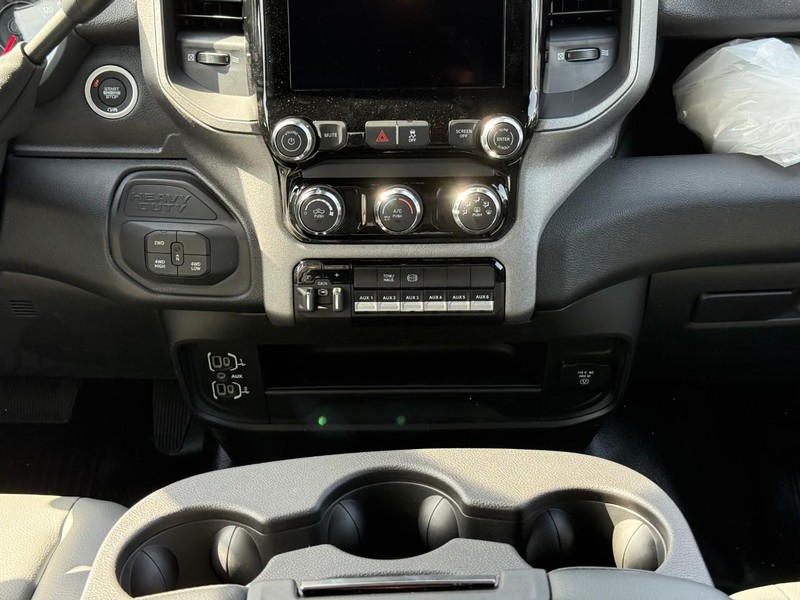 Ram 2500 Vehicle Image 12