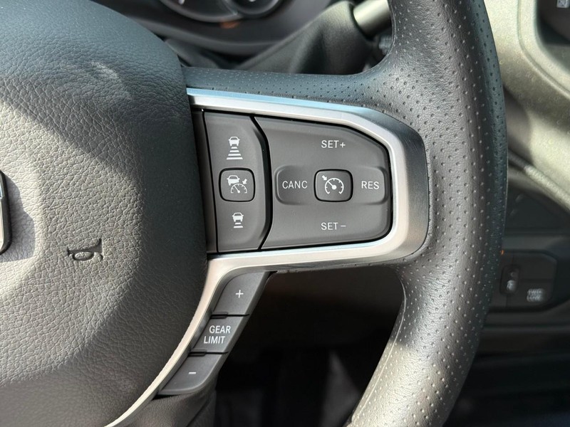 Ram 2500 Vehicle Image 16