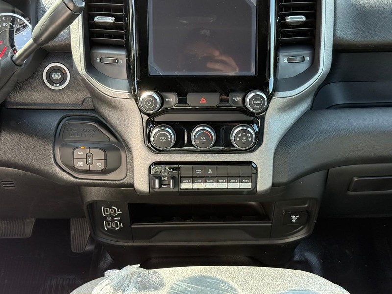 Ram 2500 Vehicle Image 13