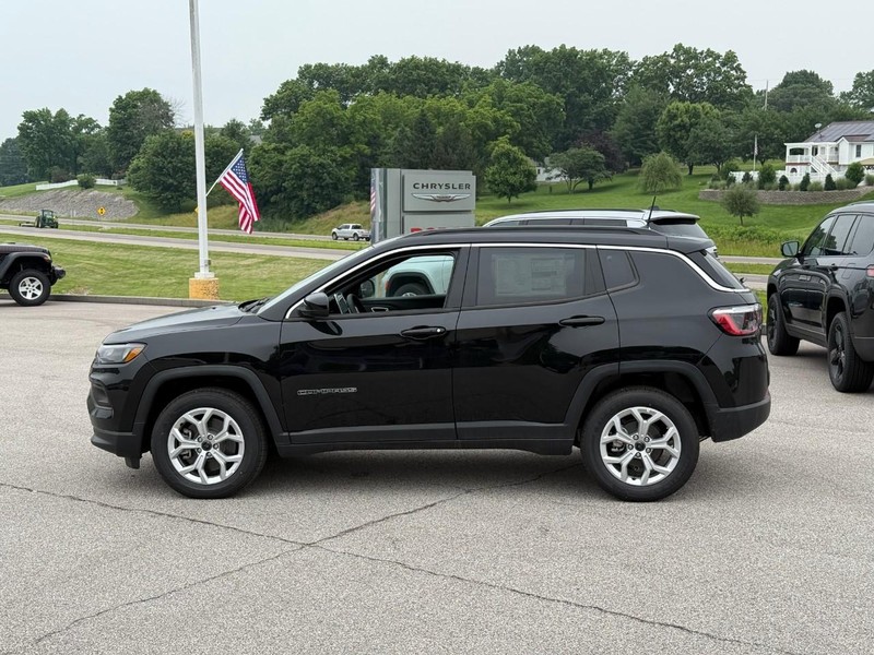 Jeep Compass Vehicle Image 03