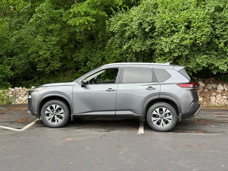 Nissan Rogue Vehicle Image 03